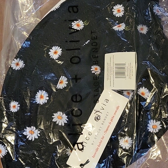 Alice + Olivia reversible bucket hat - Picture 5 of 6